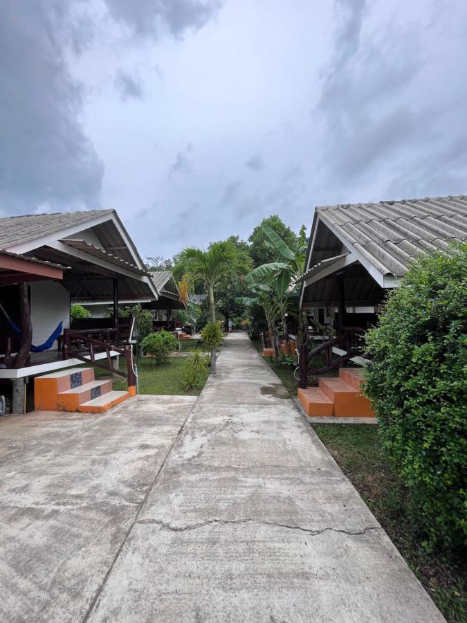 Pyramid Bungalow 호텔 Ban Laem Sai 외부 사진